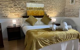 Clarisas Suites
